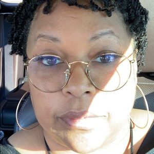 Meet your Posher, Charlotte